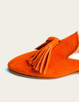Pointed suede leather mule with tassel