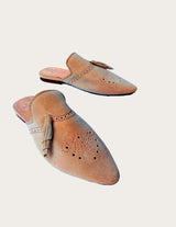 Beige leather mule with tassel