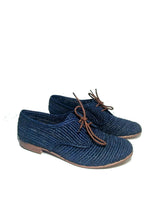 Blue and handwoven raffia derby shoe with raffia